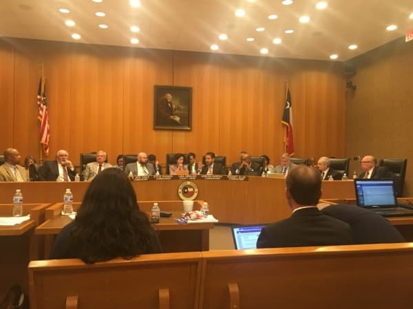 Harris County commissioners vote to replace budget director
