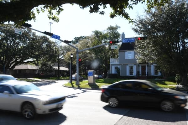 Decorative traffic signals, LED upgrades will go into Buffalo Speedway Project design