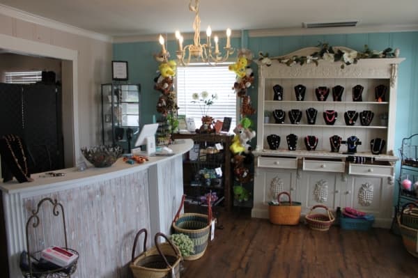 The bistro also houses Unique Jewelry Creations & Gifts. (Carrie Taylor/Community Impact Newspaper)