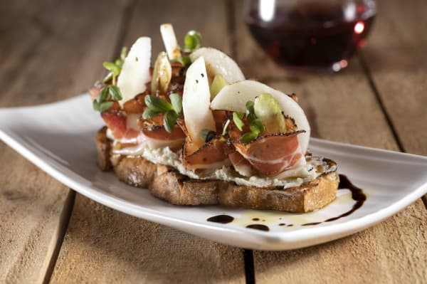 Bread-based appetizer gorgonzola bruschetta is served at Sorriso. (Courtesy Sorriso)