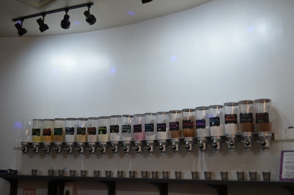 Customers can chose from a variety of flavors, including coconut creme and jalapeno. (Amy Rae Dadamo/Community Impact Newspaper) 