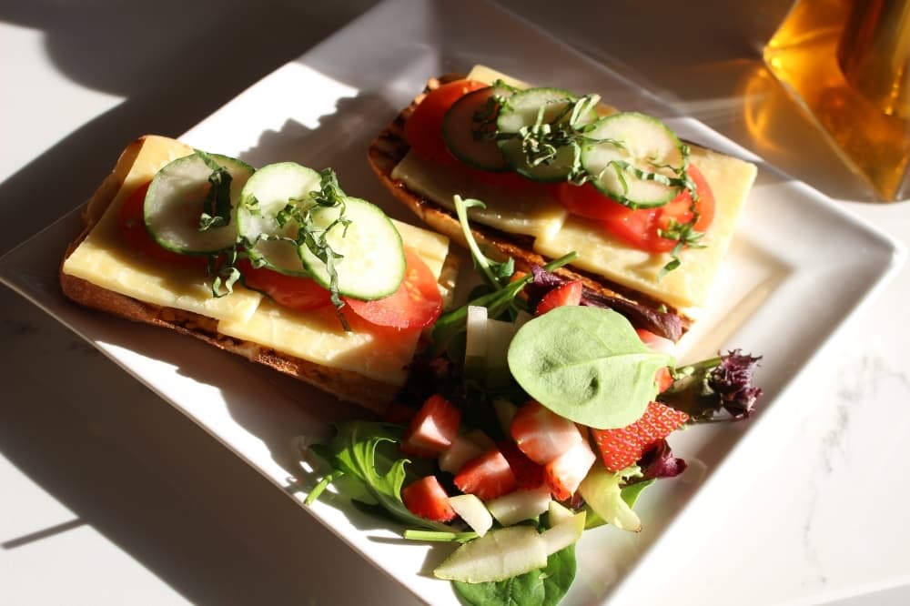 UPDATED: Dozens of local restaurants offering alternative service options remain open for business in The Woodlands area