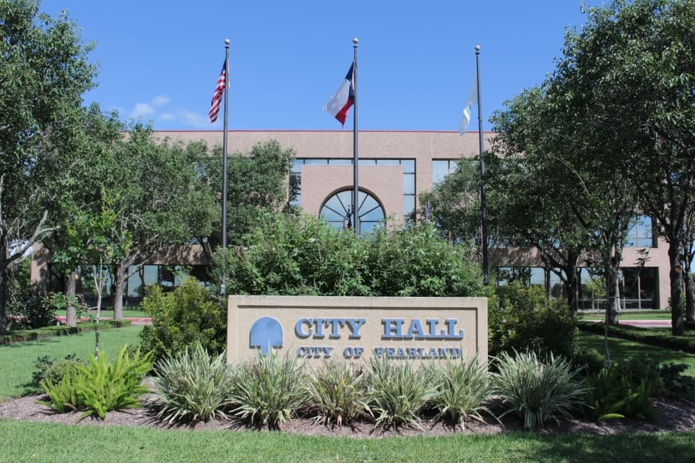 Pearland closes city buildings to public