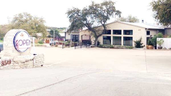 Kitchen on the Bend opens on 620 despite unforeseen circumstances