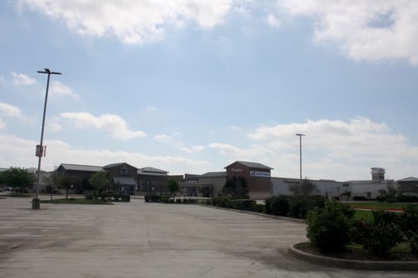 Houston Premium Outlets has been closed since March 19. (Danica Smithwick/Community Impact Newspaper)