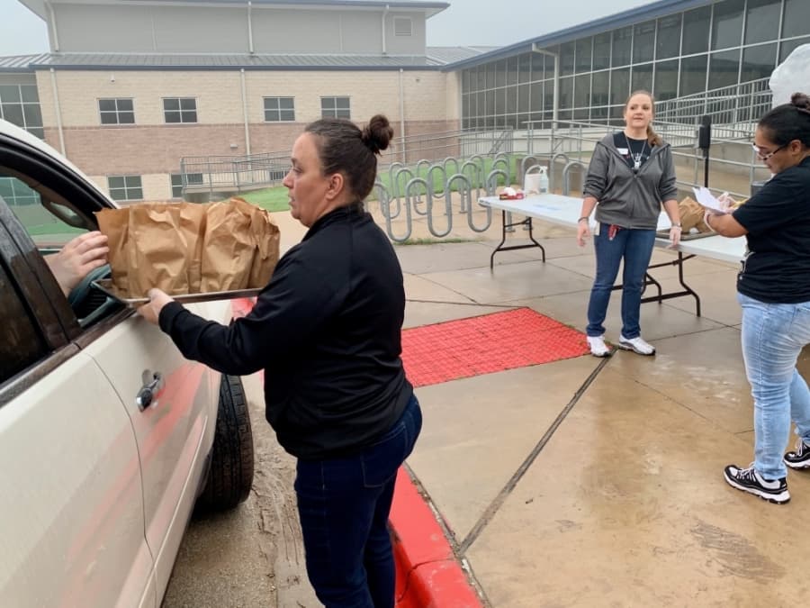 Lake Travis ISD continues to serve free packaged lunch; students no longer required to be present