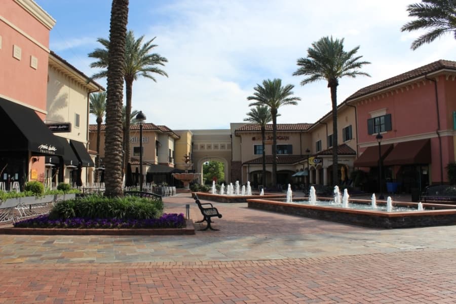 Normally bustling with business, Vintage Park resembled a ghost town on March 31. (Hannah Zedaker/Community Impact Newspaper)