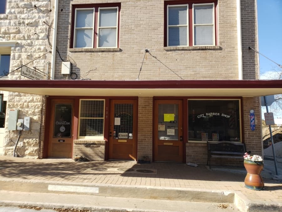 Most businesses were closed April 1 due to the coronavirus pandemic. (Ali Linan/Community Impact Newspaper)