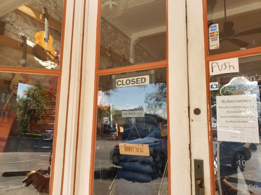 Many stores were closed on the Georgetown Square April 1, including Ken'z Guitars. (Ali Linan/Community Impact Newspaper)