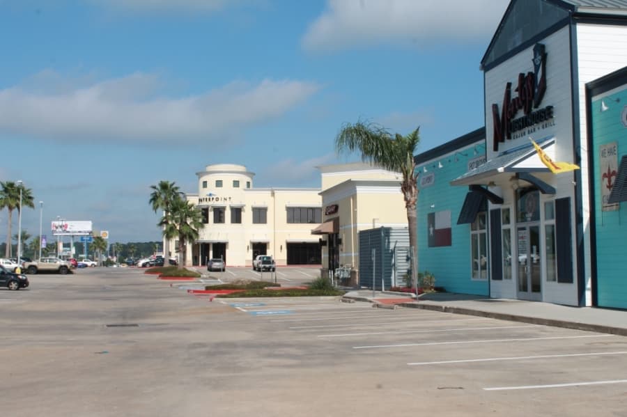 The parking lot of the Waterpoint Marina sits empty March 25. (Andy Li/Community Impact Newspaper)