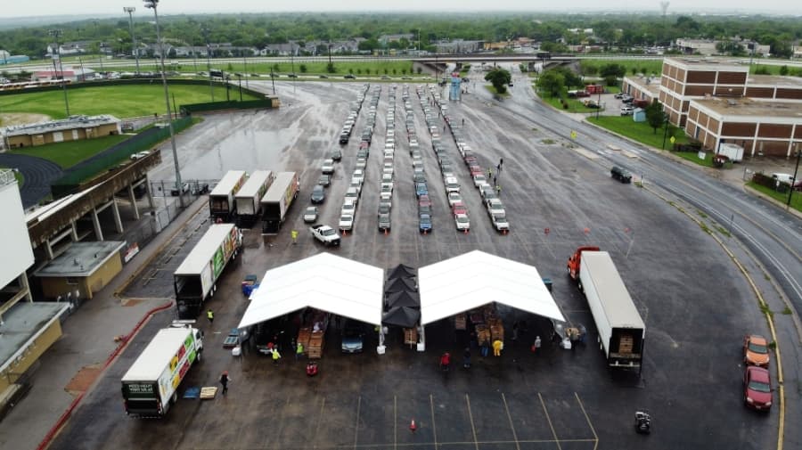 Central Texas Food Bank serves free food to 1,515 households April 4