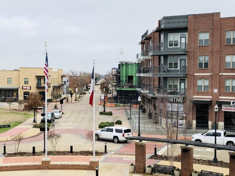 Oak Street in downtown Roanoke earns ‘Great Texas Street’ designation