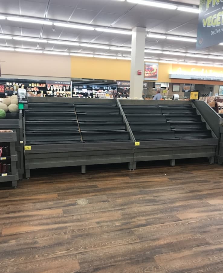 Randalls in the West Lake Hills area saw an empty produce section on March 16. (Amy Rae Dadamo/Community Impact Newspaper)