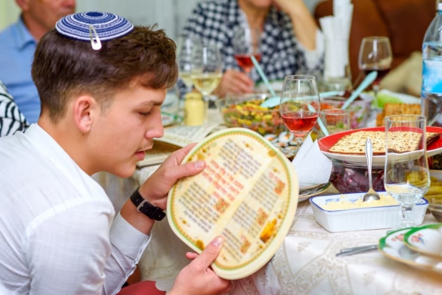 Houston's Jewish community continues Passover traditions while keeping social distance