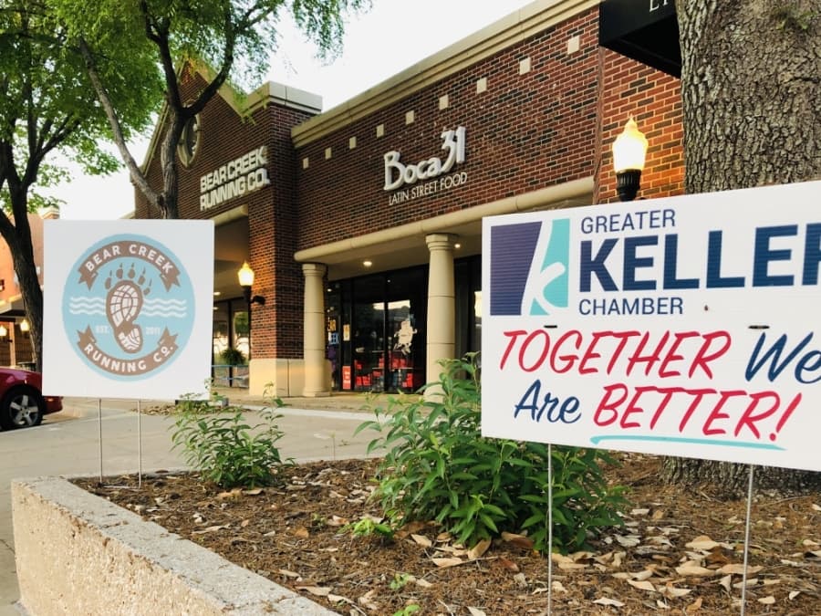 Messages of hope from the Greater Keller Chamber of Commerce can be found throughout town. (Ian Pribanic/Community Impact Newspaper)