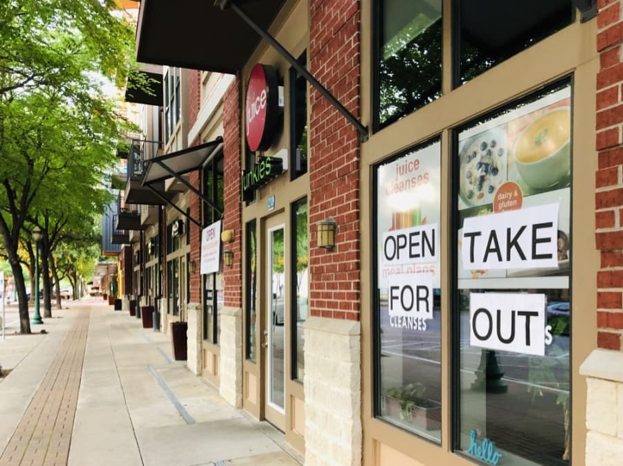 Makeshift signs have been made by a number of local businesses in order to advertise current services. (Ian Pribanic/Community Impact Newspaper)