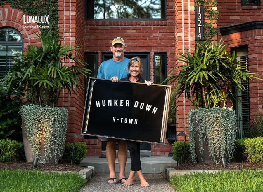 Cypress photographer Shannon Valentine captures portraits of families on their front porches during the coronavirus outbreak. (Courtesy Lunalux)