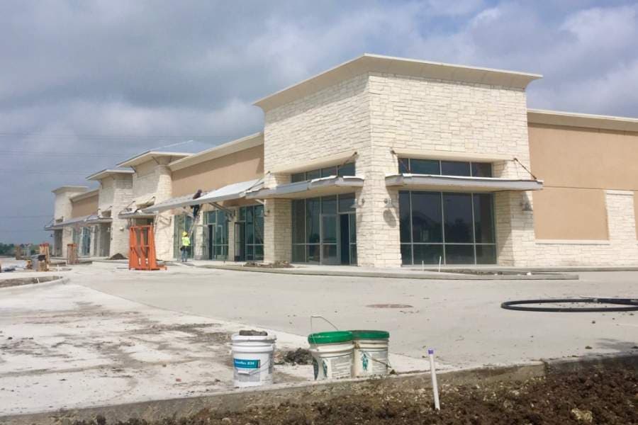 Construction continues on Townwest Commons near Starbucks on Hwy. 79. (Taylor Jackson Buchanan/Community Impact Newspaper)