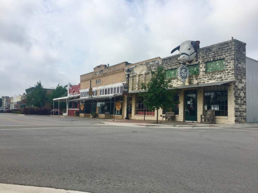 Downtown Hutto, near the Texan Cafe and The Downtown Hall of Fame, is quiet with residents ordered to stay at home. (Taylor Jackson Buchanan/Community Impact Newspaper)