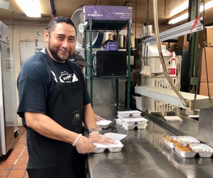 Willhoite's restaurant in Grapevine prepares lunches for housebound seniors