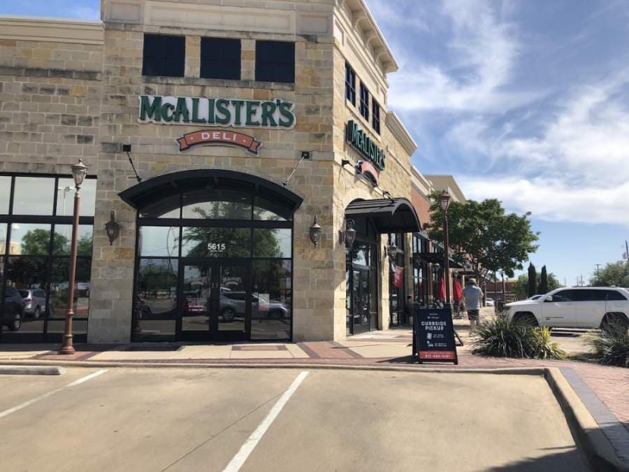 McAlister's Deli continues to offer curbside pickup. (Ana Erwin/Community Impact Newspaper)