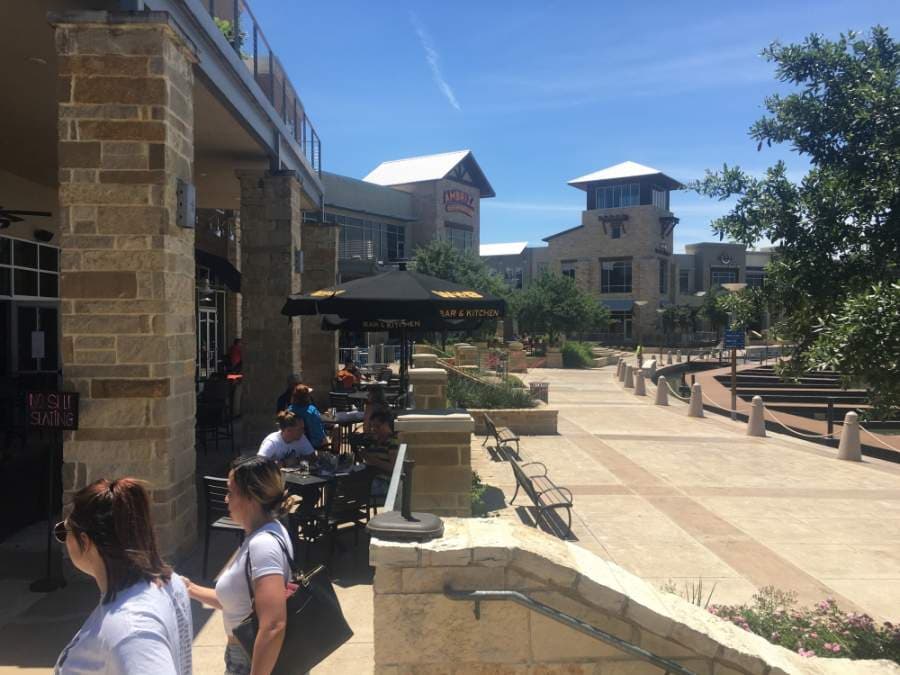 PHOTOS: North Houston area businesses, restaurants reopen at 25% capacity