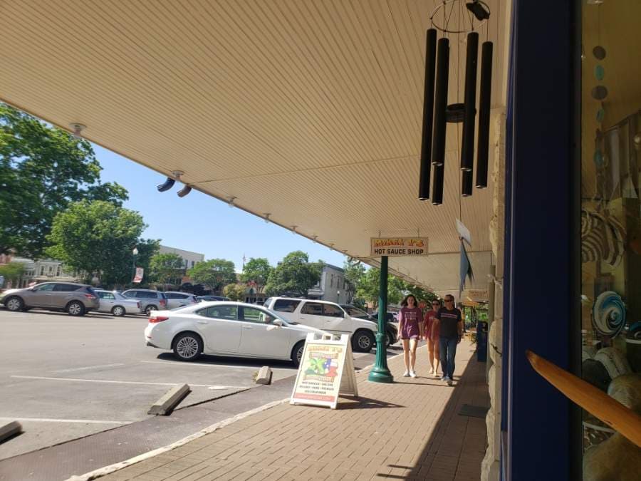 After stores and restaurants were closed for over a month and residents were asked to stay home as a measure to reduce the spread of the novel coronavirus, Georgetown businesses began to open with limited capacity May 1 after the Williamson County "Stay Home Stay Safe" order was lifted. (Ali Linan/Community Impact Newspaper)