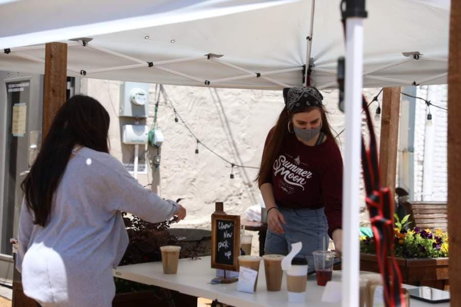 A customer visits Summer Moon Coffee in Frisco on May 1. (Liesbeth Powers/Community Impact Newspaper)