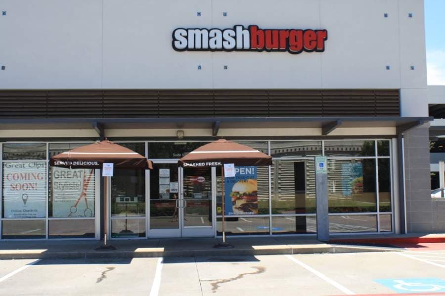 Smashburger at 19227 Katy Freeway, Houston, was open only for takeout and delivery orders May 3. (Jen Para/Community Impact Newspaper)