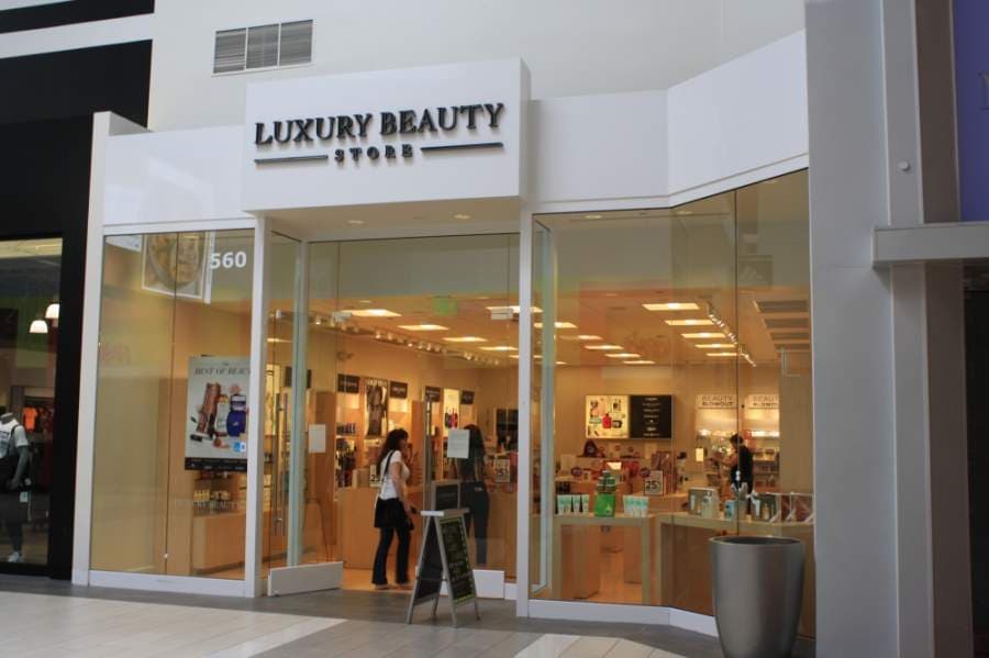 Katy Mills customers walked into the Luxury Beauty store—one of only a few stores in the mall that reopened May 3—to buy cosmetics. (Jen Para/Community Impact Newspaper)