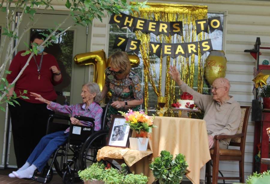PHOTOS: More than 40 surprise Austin couple for their 75th anniversary