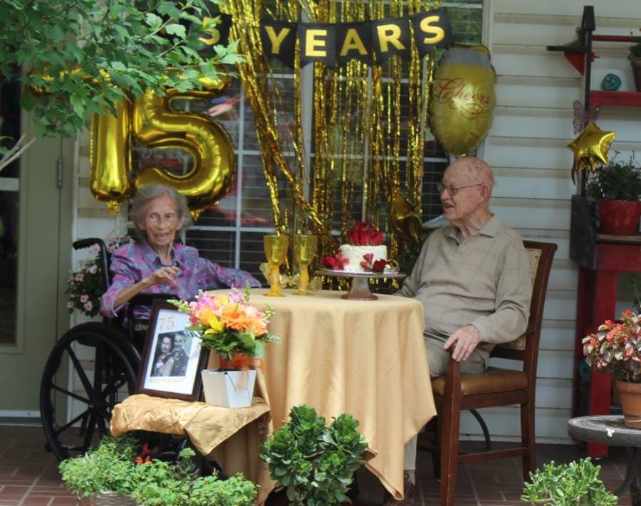 Denise and Carl Starnes enjoy the afternoon. (Brian Perdue/Community Impact Newspaper)