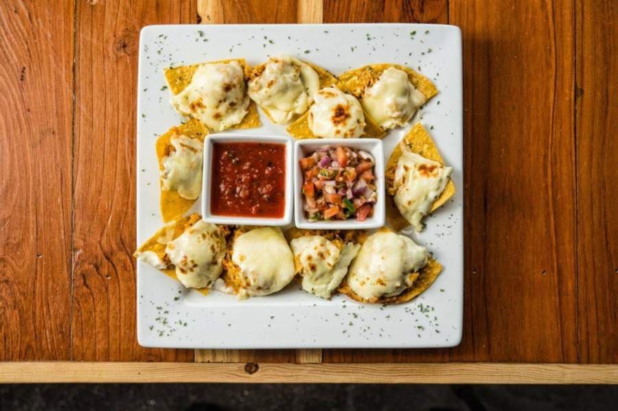 The restaurant’s queso and sour cream nachos are also big sellers. (Courtesy Cafe Gecko Richardson)