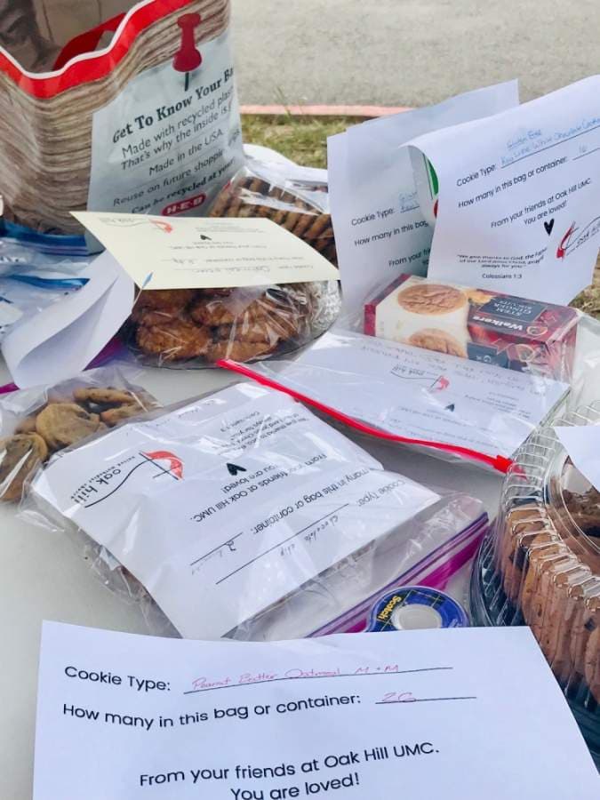 A photo of assembled cookies