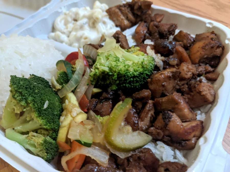 Hawaiian Bros. Island Grill opens for takeout-only service at Kitchen United Mix in North Austin