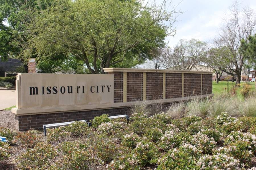 Missouri City City Council remains divided on how to use outside firm in search for city manager