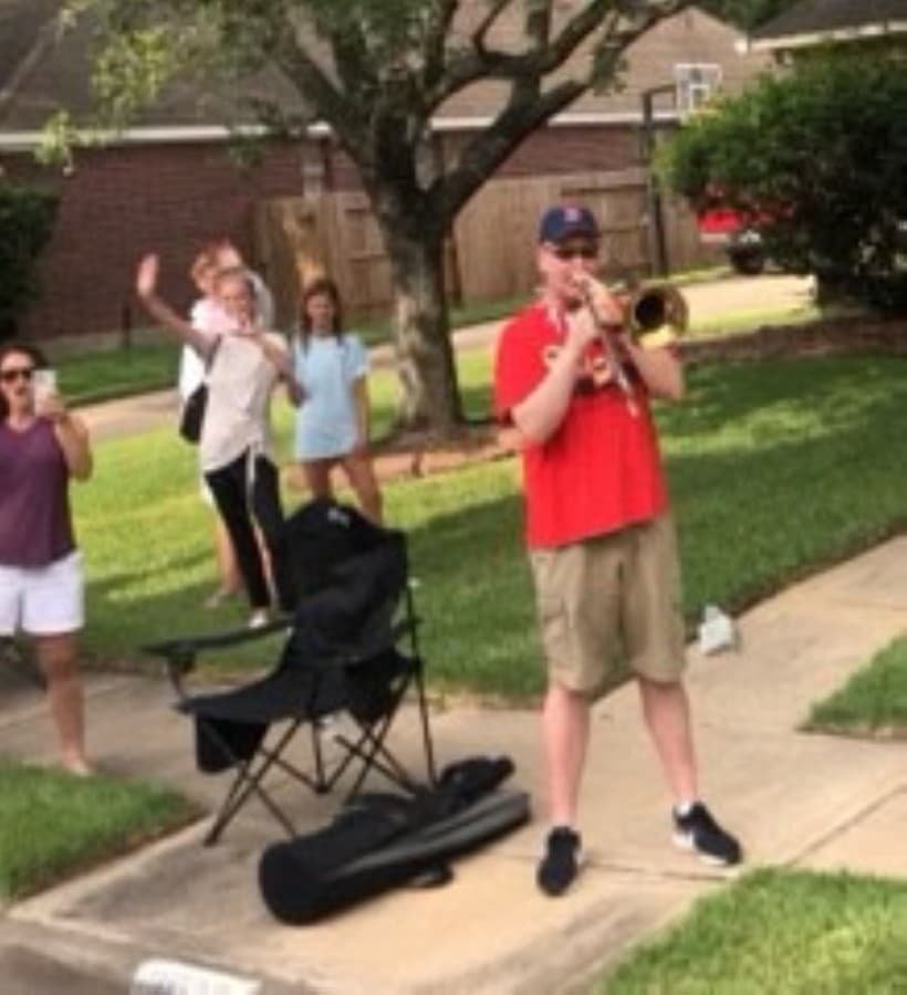 Community members waved and clapped to the parade of Cinco Ranch High School seniors who attended Fielder Elementary on May 21. (Courtesy Janie Dale)