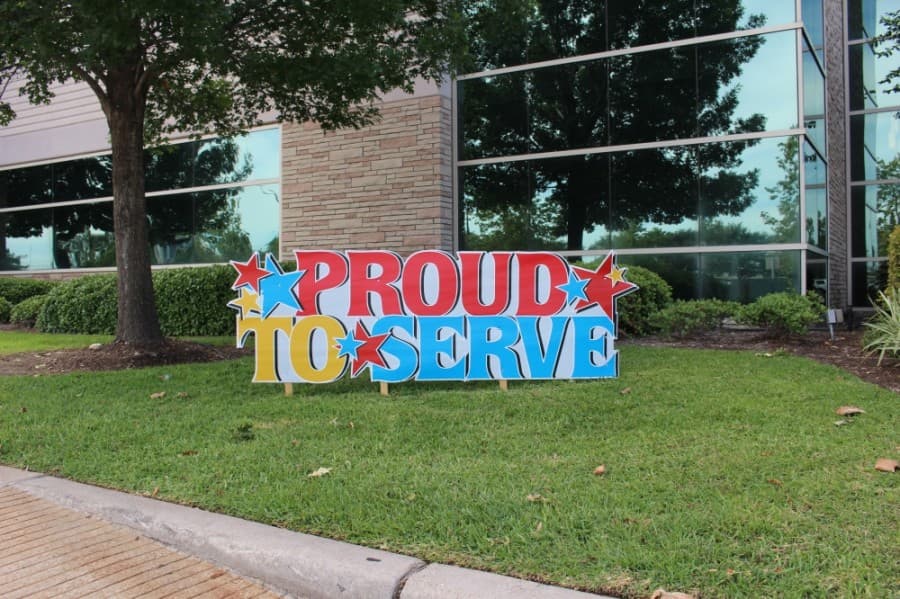 CHI St. Luke's Sugar Land Hospital and Memorial Hermann Sugar Land Hospital display yard signs recognizing their staff. (Photos by Claire Shoop/Community Impact Newspaper)