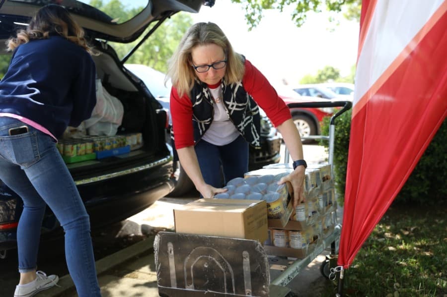 North Texas Food Bank says new donation will provide 300,000 meals for residents in need