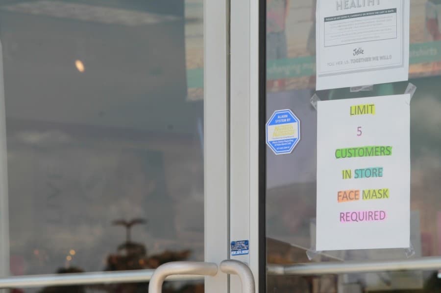 Some stores, such as the one pictured in north Conroe, are requiring customers to wear masks. (Andy Li/Community Impact Newspaper)