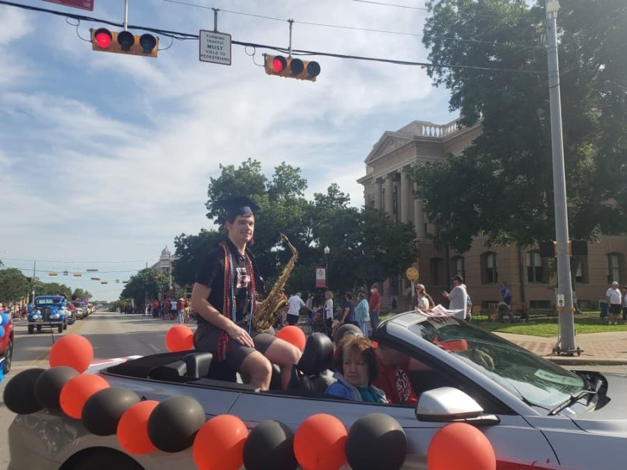 Georgetown ISD celebrated seniors with a parade May 29 after their final semester was cut short due to the coronavirus pandemic. (Ali Linan/Community Impact Newspaper)