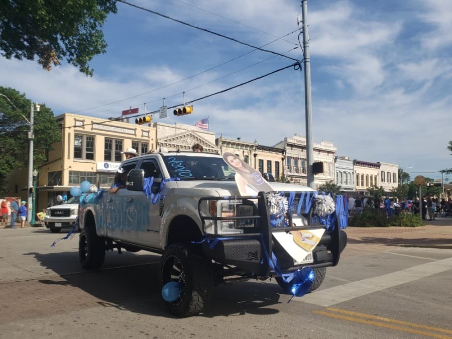 Georgetown ISD celebrated seniors with a parade May 29 after their final semester was cut short due to the coronavirus pandemic. (Ali Linan/Community Impact Newspaper)