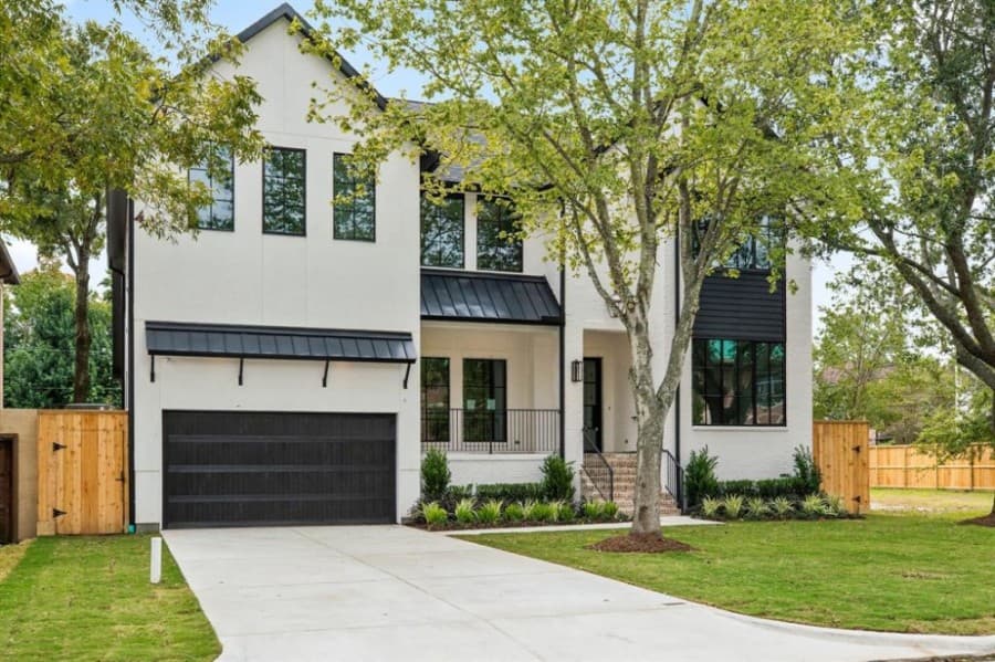 4529 Holly St., Bellaire, has 6 bedrooms and 5.5 baths with 5,221 sq. ft. It sold for $1,425,001-$1,638,000 on May 15. (Courtesy Houston Association of Realtors)
