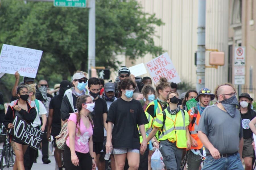 Protesters march toward the Texas Capitol.(Christopher Neely/Community Impact Newspaper)