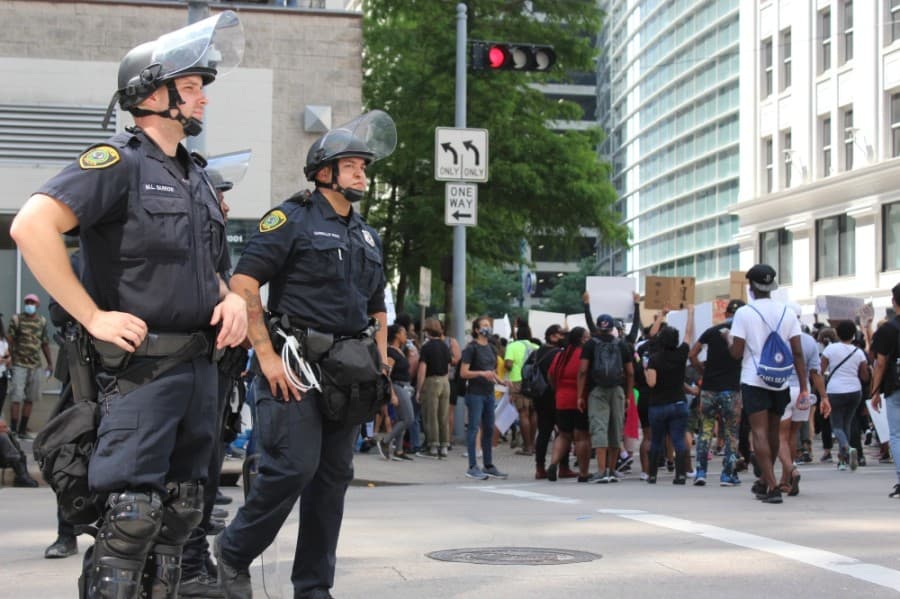 Houston police officers were deployed throughout downtown June 2. (Adriana Rezal/Community Impact Newspaper)