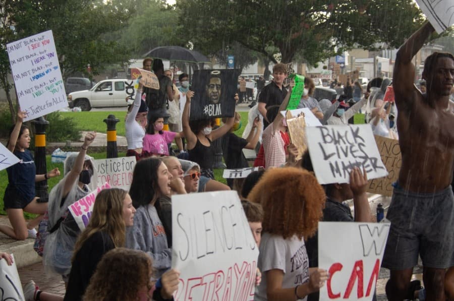 Protesters in downtown New Braunfels made their voices heard on the subject of George Floyd's death. (Warren Brown/Community Impact Newspaper)