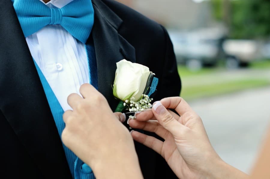 Magnolia community steps up to give high school seniors a prom