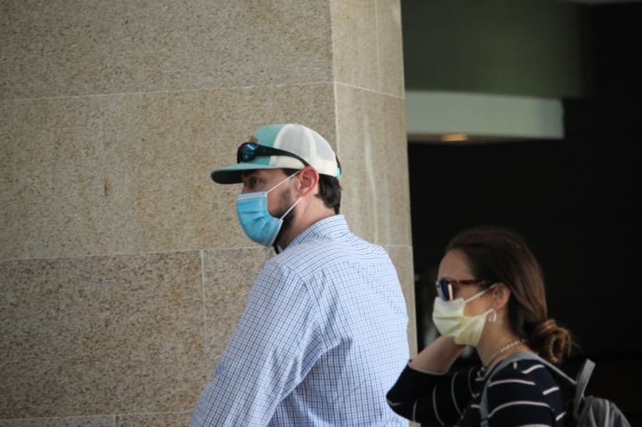 Although many of the congregation did not wear mask, some did and the church had signs encouraging visitors to maintain social distance. (Andy Li/Community Impact Newspaper)