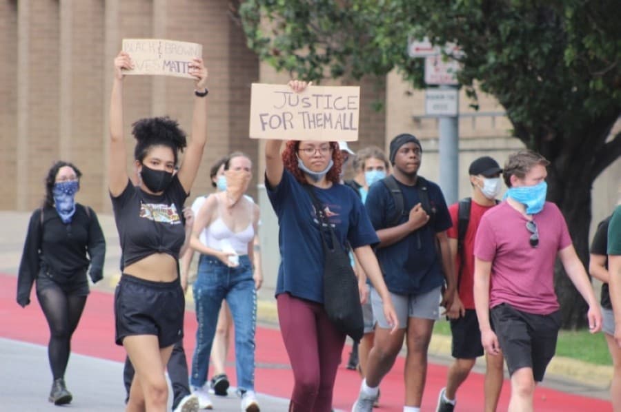 Q&A: Central Texas journalism educators speak on covering protests, remaining neutral in 2020