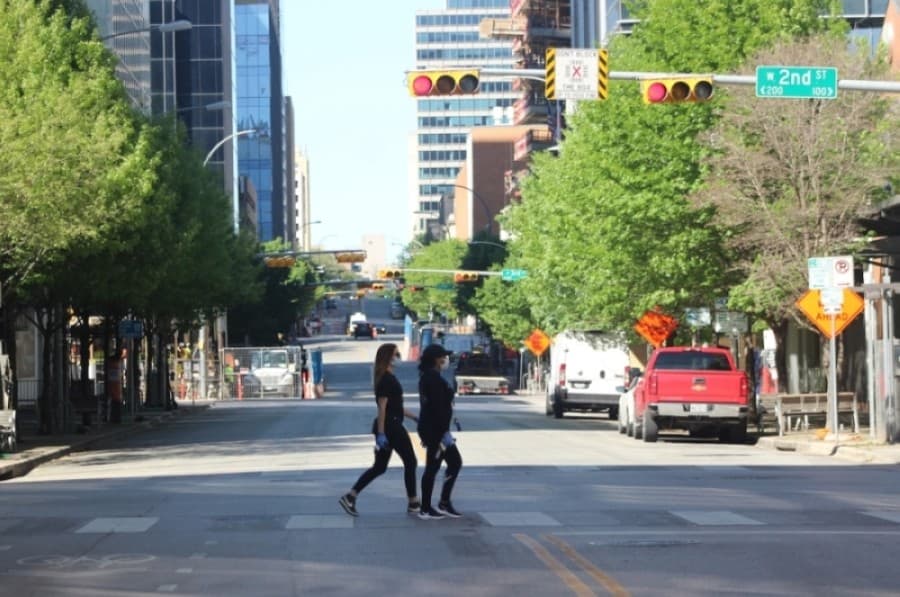'A real easy decision': Austin businesses plan to continue requiring face coverings despite lifting of state mask mandate